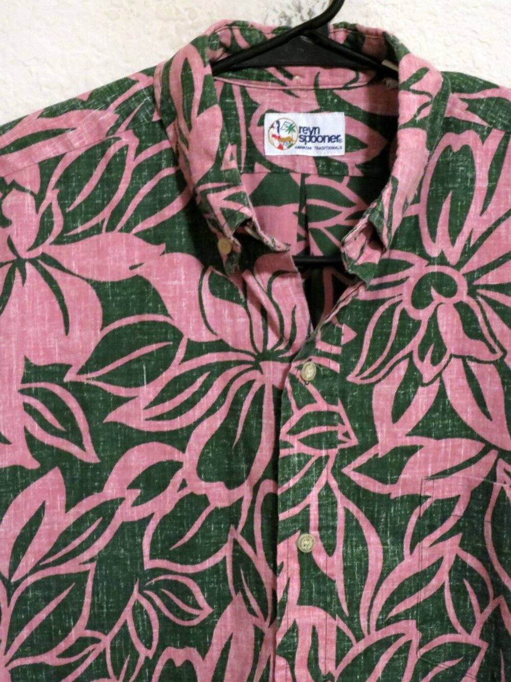Reyn Spooner Shirt Mens Medium Short Sleeve Button Reverse Print Green Pink